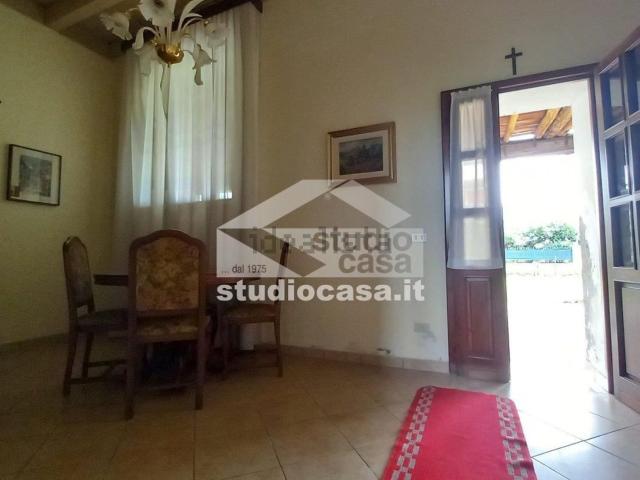 Villetta indipendente in vendita di 320 m² in Via Pandino