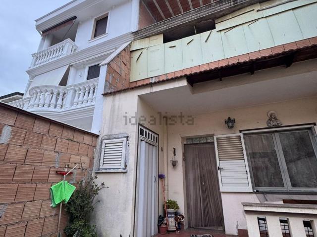 Villetta indipendente in vendita di 320 m² in Via Pascoli