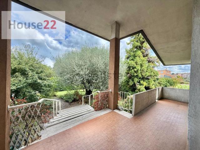 Villetta indipendente in vendita di 320 m² in Via Pedrollo, 6