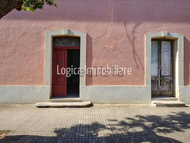 Villetta indipendente in vendita di 320 m² in Via Roma