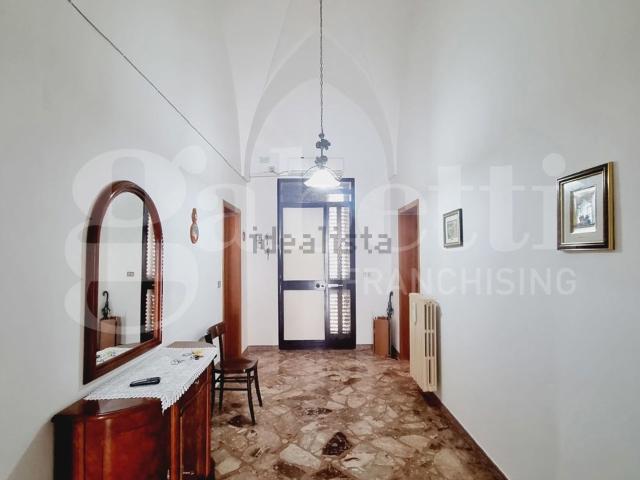 Villetta indipendente in vendita di 320 m² in Via Roma, 159
