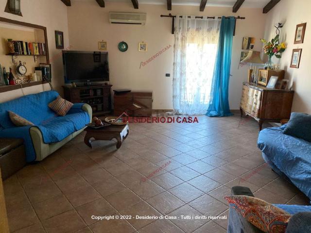 Villetta indipendente in vendita di 320 m² in Via Val di Mazara