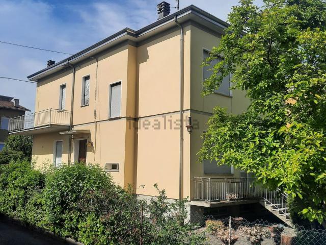 Villetta indipendente in vendita di 320 m² in Via XXV Aprile, 71