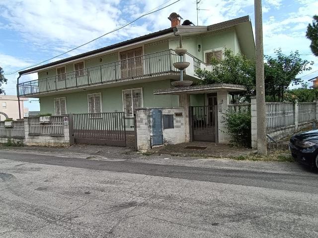 Villetta indipendente in vendita di 320 m² in Contrada Villa Andreoli