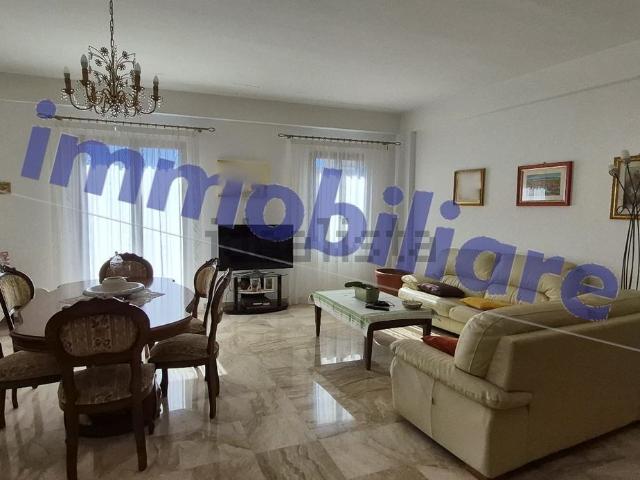Villetta indipendente in vendita di 320 m² in Corso dei Mille, 1