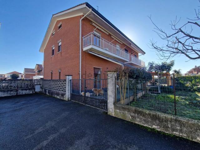 Villetta indipendente in vendita di 320 m² in Strada Tagliaferro