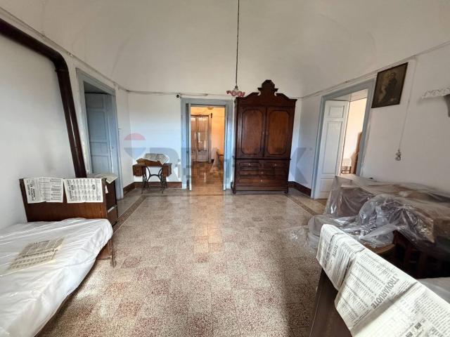 Villetta indipendente in vendita di 321 m² in Via Garibaldi, 71
