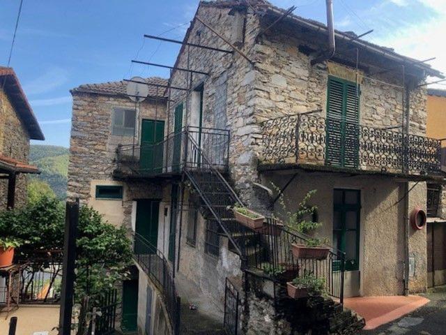 Villetta indipendente in vendita di 321 m² in Via Roma
