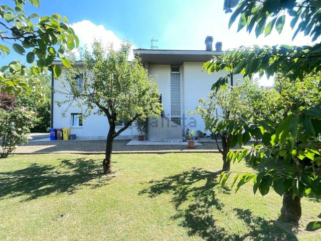 Villetta indipendente in vendita di 321 m² in Strada Baganzola, 123