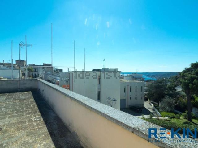 Villetta indipendente in vendita di 322 m² in Via Fratelli Bandiera