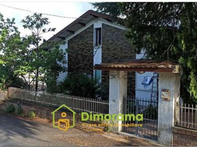 Villetta indipendente in vendita di 322 m² in Via San Maria della Neve, 251