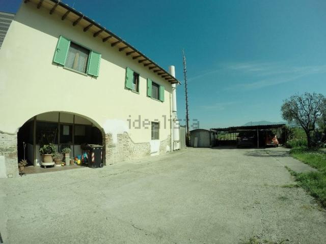 Villetta indipendente in vendita di 322 m² in Via Torricella