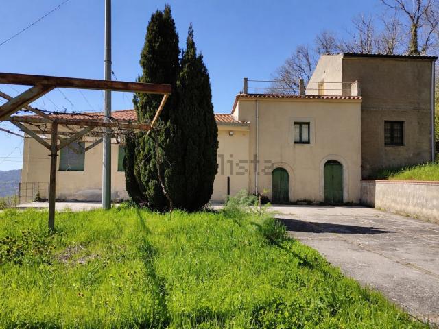 Villetta indipendente in vendita di 322 m² in Contrada Sant&apos Andrea, 99