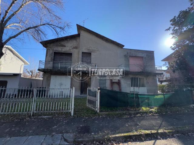 Villetta indipendente in vendita di 323 m² in Via Marzabotto, 1