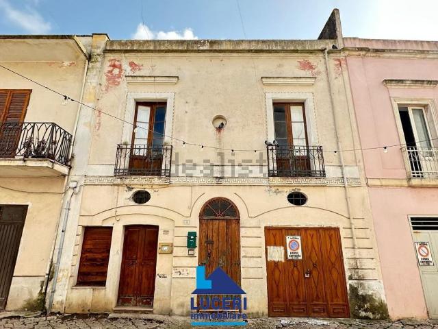 Villetta indipendente in vendita di 323 m² in Via Nizza