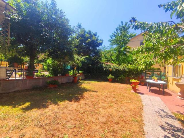 Villetta indipendente in vendita di 323 m² in Via San Lorentino