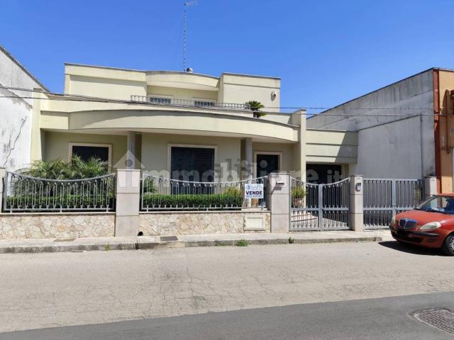 Villetta indipendente in vendita di 323 m² in Via Principe di Piemonte