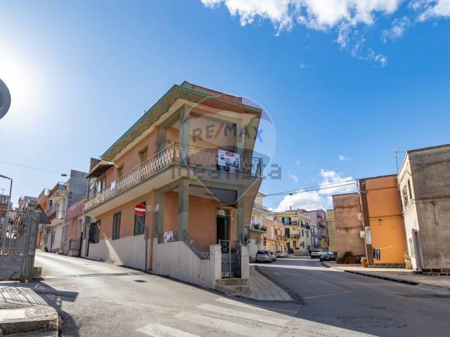Villetta indipendente in vendita di 324 m² in Via Iblea, 173