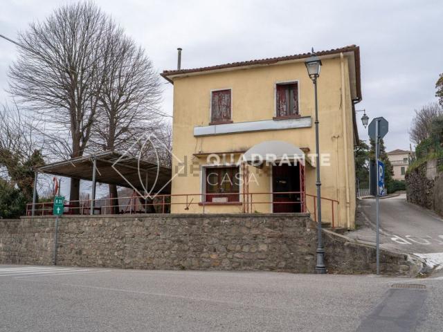 Villetta indipendente in vendita di 324 m² in Via Roma, 10