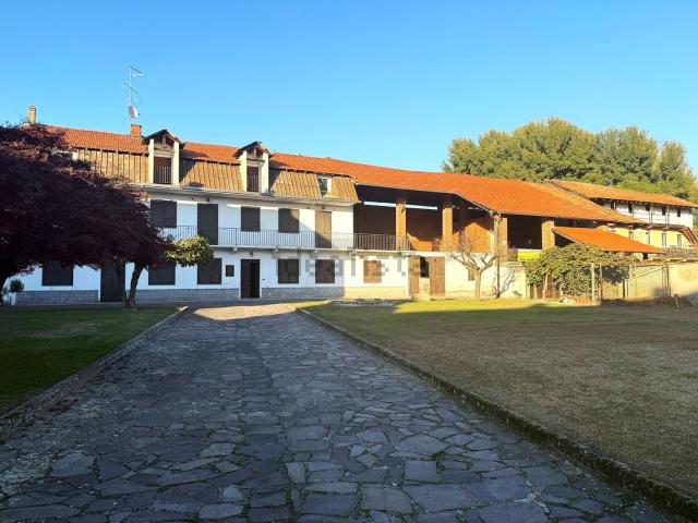 Villetta indipendente in vendita di 324 m² in Via Vercellio, 18