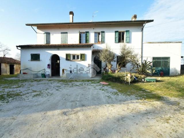 Villetta indipendente in vendita di 324 m² in Viale Bologna, 410