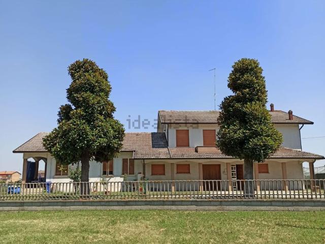 Villetta indipendente in vendita di 325 m² in Via 2 Giugno, 13