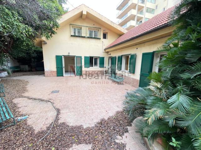 Villetta indipendente in vendita di 325 m² in Via Villini Svizzeri, 11