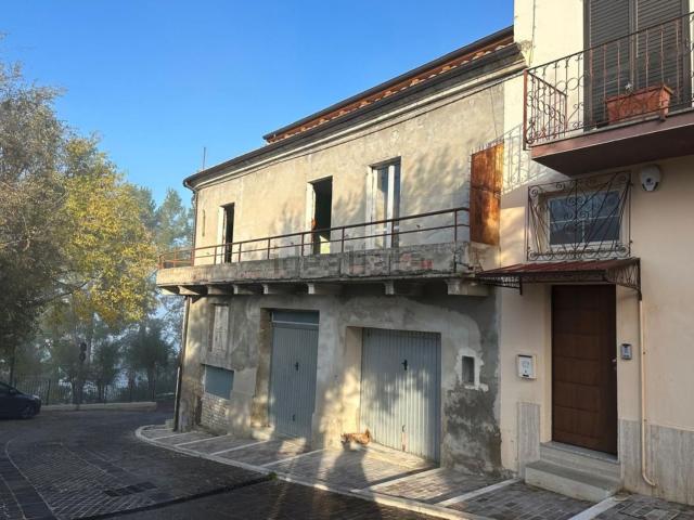 Villetta indipendente in vendita di 325 m² in Largo Castello
