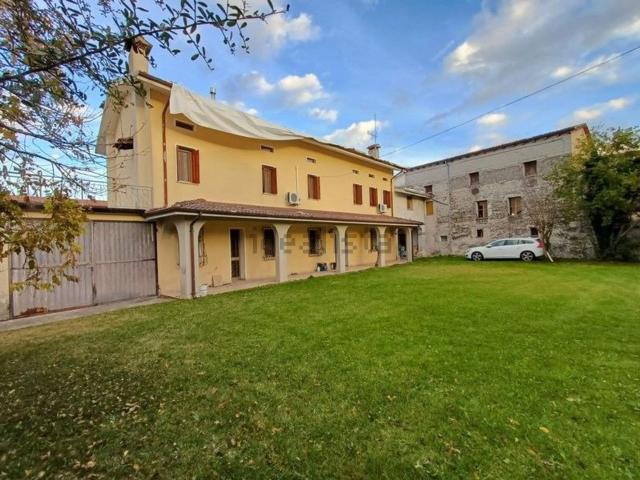 Villetta indipendente in vendita di 327 m²