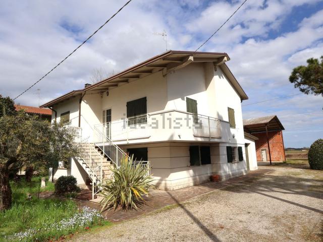 Villetta indipendente in vendita di 328 m² in Via Crociarone