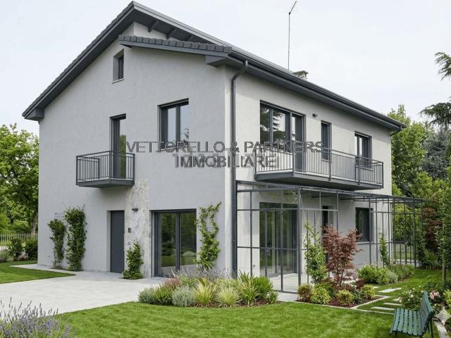 Villetta indipendente in vendita di 328 m² in Via Brendole