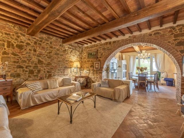 Villetta indipendente in vendita di 328 m² in Via del Teatro