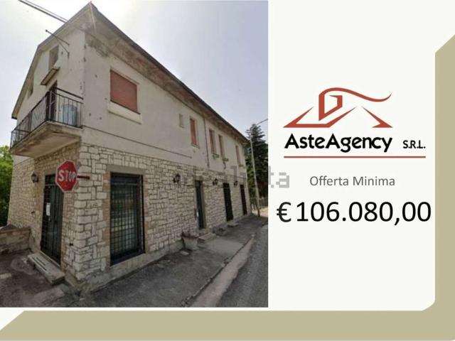 Villetta indipendente in vendita di 328 m² in Via Monte Catria, 1