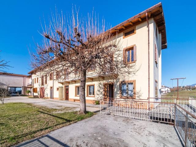 Villetta indipendente in vendita di 328 m² in Borgo moretti