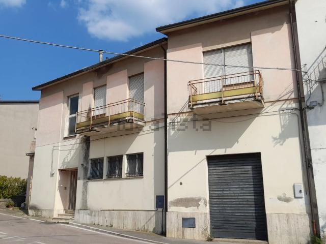 Villetta indipendente in vendita di 329 m² in Borgo Garibaldi