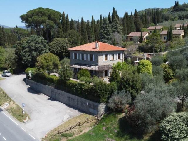 Villetta indipendente in vendita di 330 m²