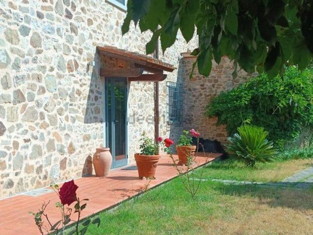 Villetta indipendente in vendita di 330 m²