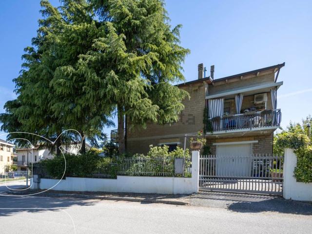 Villetta indipendente in vendita di 330 m² in Via Caduti d. Miniera, 57