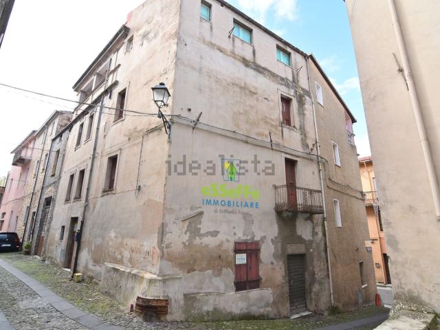 Villetta indipendente in vendita di 330 m² in Via Carlo Alberto, 2