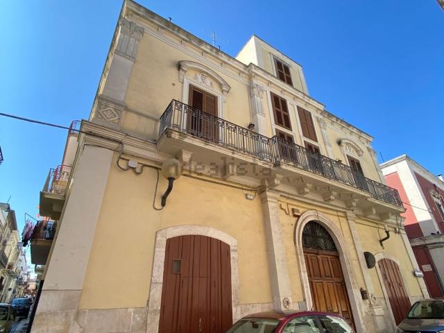 Villetta indipendente in vendita di 330 m² in Via Cesare Battisti, 128