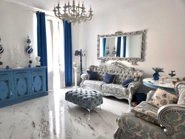 Villetta indipendente in vendita di 330 m² in Via Amerigo Vespucci, 16