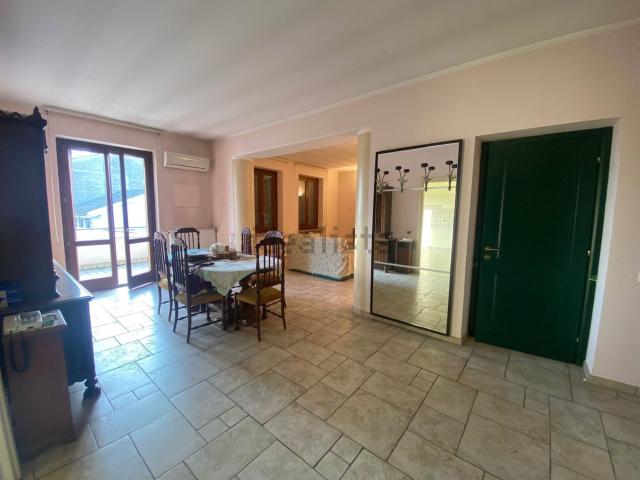Villetta indipendente in vendita di 330 m² in Via Giolito Ferrari, 2