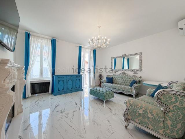 Villetta indipendente in vendita di 330 m² in Via Giotto