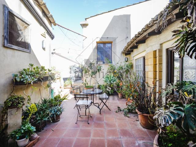 Villetta indipendente in vendita di 330 m² in Via Giovanni Aurispa, 227