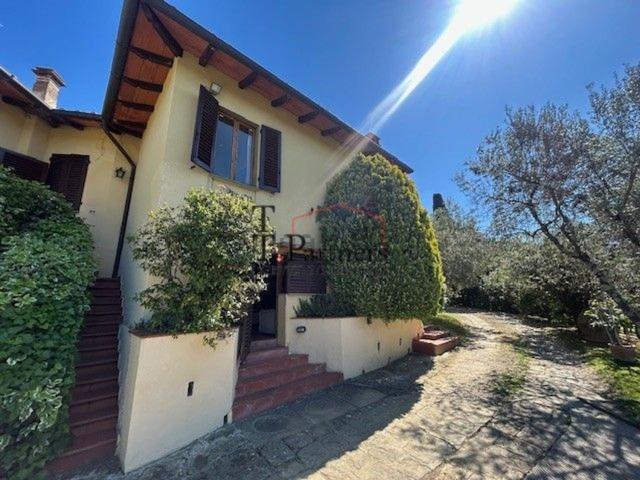 Villetta indipendente in vendita di 330 m² in Via del Chiassone