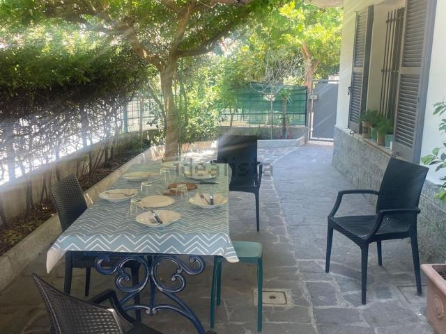 Villetta indipendente in vendita di 330 m² in Via Lodovico Agostini, 17