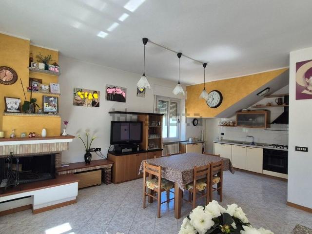 Villetta indipendente in vendita di 330 m² in Via Marano