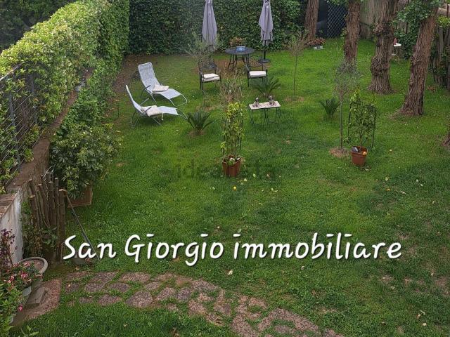 Villetta indipendente in vendita di 330 m² in Via Mario Giuntini