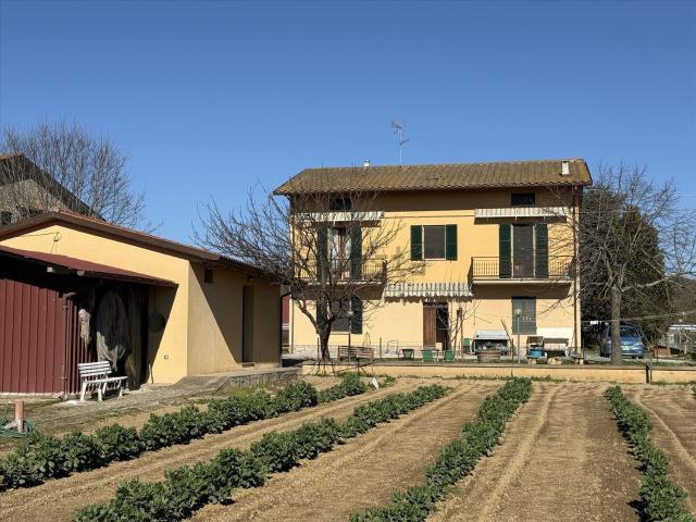 Villetta indipendente in vendita di 330 m² in Via Nuova, 24