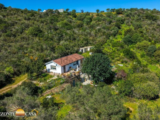 Villetta indipendente in vendita di 330 m² in Via Sole Ruju, 56
